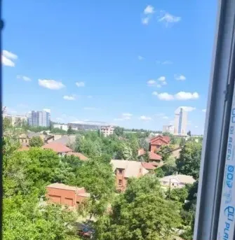 Продам 3-х комнатную, бул. Школьный, под чистовую отделку Донецк