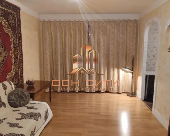 в продаже 2х комнатная квартира, расположенная в Калининском районе г. Донецка с ремонтом Донецк