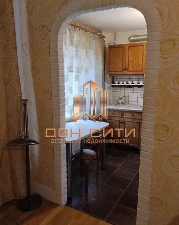 в продаже 2х комнатная квартира, расположенная в Калининском районе г. Донецка с ремонтом Донецк