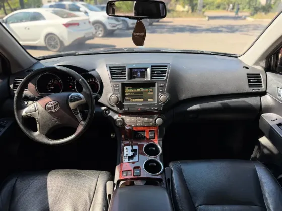 TOYOTA HIGHLANDER Донецк