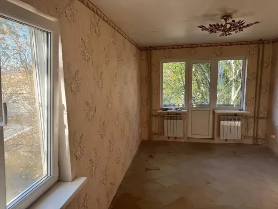 Продам 1 к кв на б.Шевченко калининский рынок Донецк