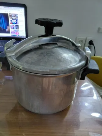 Продам скороварку 6 л Донецк