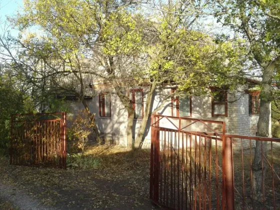 Продам дачу в снт "Виктория" с участком земли 6 соток Донецк