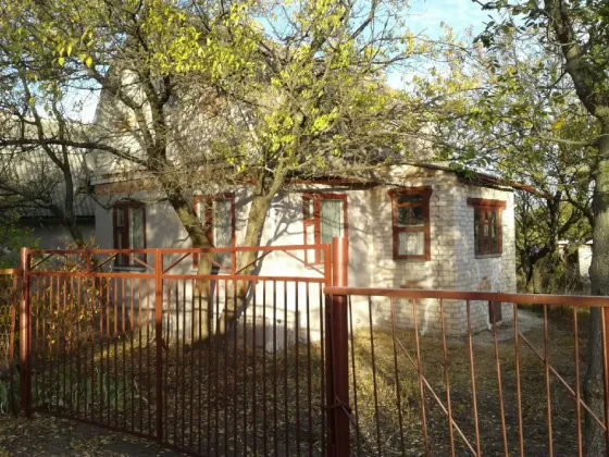 Продам дачу в снт "Виктория" с участком земли 6 соток Донецк