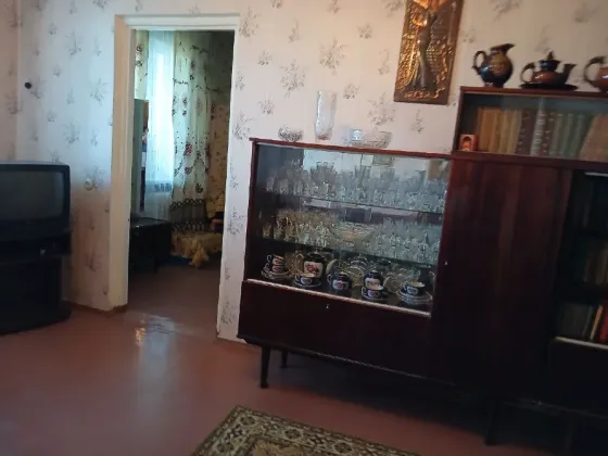 Продам 3- х комнатную квартиру, админпоселок, 1- я площадка Донецк