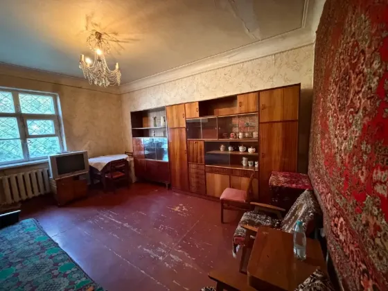 Продажа 2-комнатной квартиры в Куйбышевском районе. Ул. Островского. Азотный. Есть участок земли! Донецк