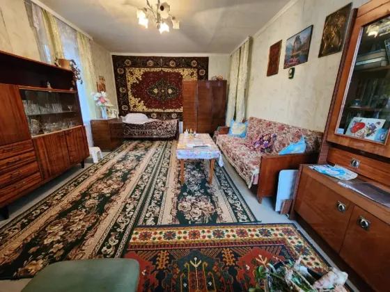 Продам 1-комн. крупногабаритную квартиру на Бажанова. Макеевка
