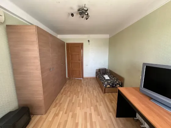 Продажа 2-комнатной квартиры в Калининском районе. Бульвар Шевченко 42. Молоко, Торговый университет Донецк