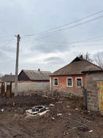 Продам дом в Ленинском районе на участке 6 соток Донецк