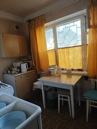 3-х квартира,Калининский район,улица Герцена 53,парк Строитель. Донецк