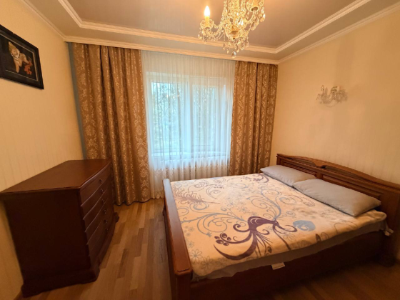 3-квартира,с евроремонтом,Ленинский район,ул.Малахова 3.Донецк Донецк