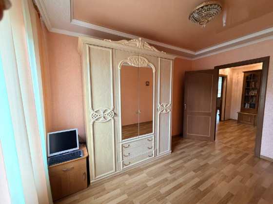 3-квартира,с евроремонтом,Ленинский район,ул.Малахова 3.Донецк Донецк