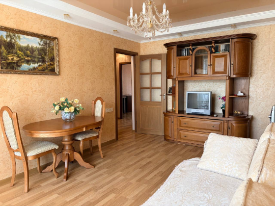 3-квартира,с евроремонтом,Ленинский район,ул.Малахова 3.Донецк Донецк