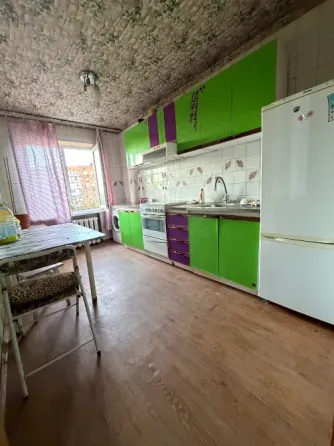 Продам 3-комнатную квартиру от собственика в Пролетарском районе Донецк
