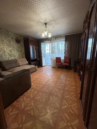 Продам 3-комнатную квартиру от собственика в Пролетарском районе Донецк
