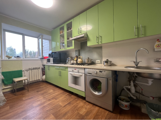 Продам 2х комнате квартиру в Калининском районе (Грузия) Донецк