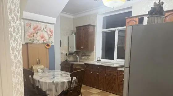 Сдам 4х комнатную квартиру в Кировском районе ор. ТЕкстильщик Донецк