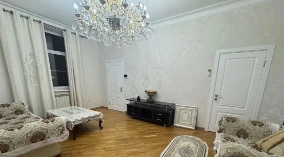 Сдам 4х комнатную квартиру в Кировском районе ор. ТЕкстильщик Донецк