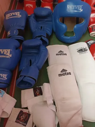 Спортивная экипировка много Макеевка