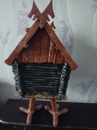 Большая избушка, можно играть. Донецк