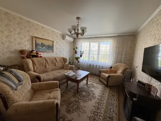 Продается 2-комнатная квартира в Левобережном районе Мариуполь