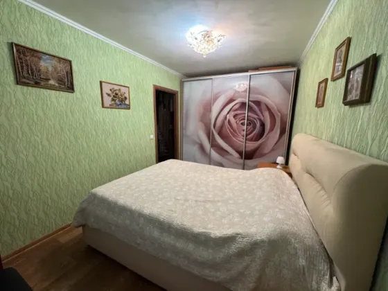 Продается 2-комнатная квартира в Левобережном районе Мариуполь