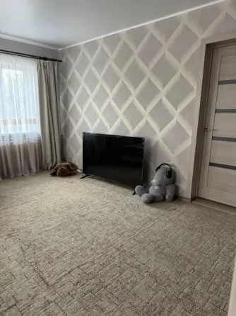 Продам светлый просторный дом пгт.Корсунь Енакиево