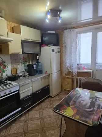 Продается 2 комнатная квартира площадь Бакинских комиссаров Донецк