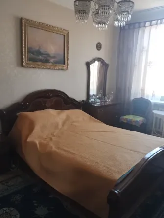 продам 4х комнатную квартиру 100 м. центр Донецк
