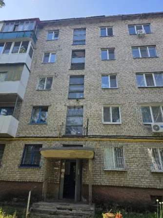 Продам 3к 50-лет Октября Луганск