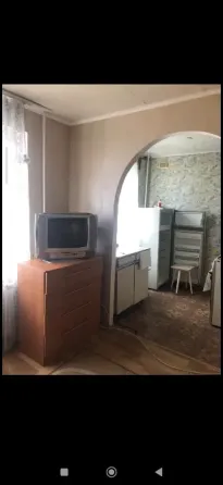 сдам 1 к.кв. ленинский р. конти мариуп. разв. 15000 р. залог 3000 р.. Донецк