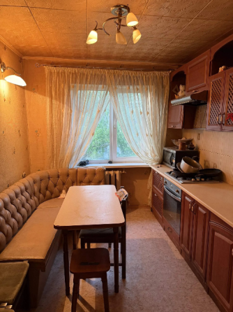 Продажа 4 ком.кв 75 кв.м Бирюзова 2, Кировский район Донецк