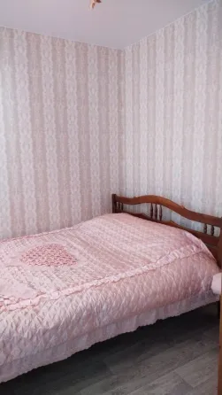 Продается пол дома с отдельным входом в Орджоникидзевском районе Левый берег . Мариуполь