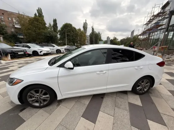 HYUNDAI ELANTRA Донецк