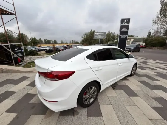 HYUNDAI ELANTRA Донецк
