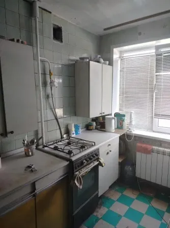 Продам 3х комнатную квартиру под ваш ремонт! Мариуполь
