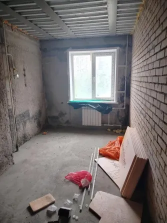 Продам 3х комнатную квартиру чешского типа под ваш ремонт! Мариуполь