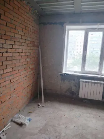 Продам 3х комнатную квартиру чешского типа под ваш ремонт! Мариуполь