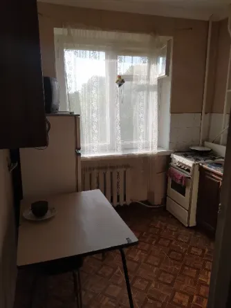 Продам 1 комнатную квартиру Зугрэс Зугрэс