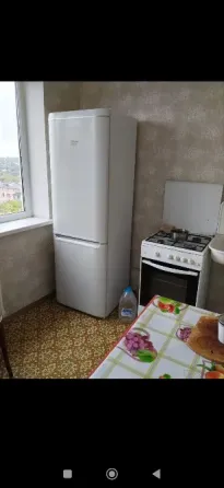сдам 3 к.кв. ленинский р. боссе посуточно 30000 р. на короткий срок торг. Донецк