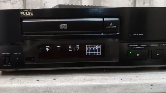 Проигрыватель CD Sony CDР -555ЕSA Донецк