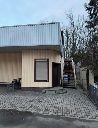 Предлагается в субаренду торговое помещение на Текстильщике! Ориентир 22 училище! Донецк