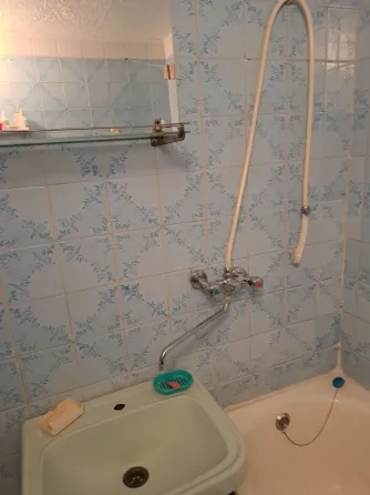 Продам 2х комн., 2/9, жилое срстояние, ул. Собинова Партнёр Донецк