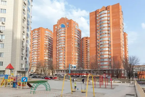 Продам Новострой Замковый Ремонт на 90 % сделан есть все стройматериалы Донецк