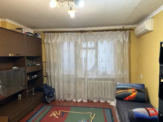 Продам 1-к. кв., Шахтерская площадь, супермаркет "Молоко" Донецк