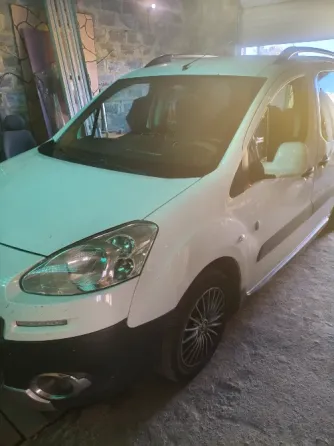 Пежо партнёр 2012 официальный автомобиль Донецк