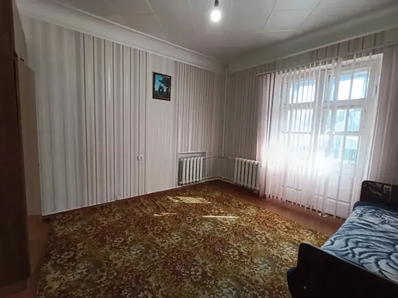 Продам 3-х комнатную квартиру , г. Харцызске, центр, ул. с. Лазо Харцызск