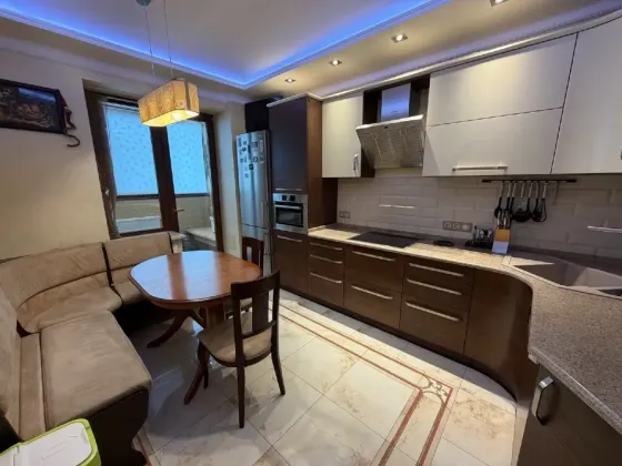 Продажа 3-комнатной квартиры в Центре Калининского района, улица Марии Ульяновой, 58 б. Новострой Донецк