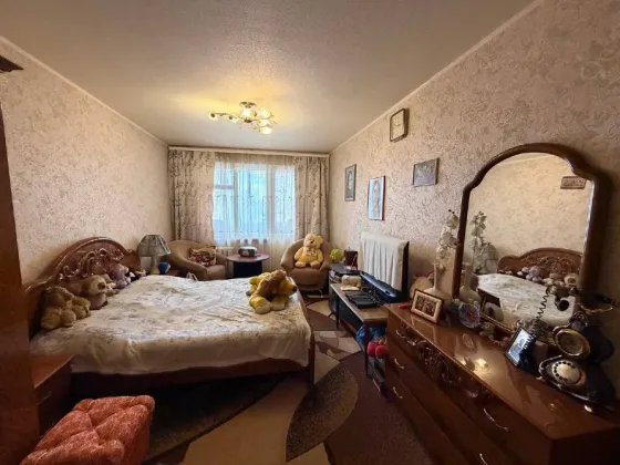 Продажа 4 -комнатной Квартиры в Кировском районе, м-н Мирный, ул. Туполева д. 22. Донецк