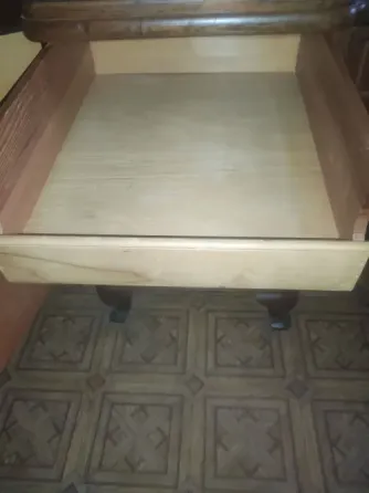 Продается винтажный шкаф и стол Донецк